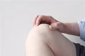 俗话说“男人无毛贵如金，女人有毛混半街”，为啥有些男性不长毛图片