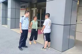 少年负气离家出走 民警暖心充当“和事佬”倾力寻回图片