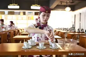 她们在培训班里学什么？图片