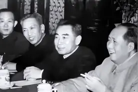 00年耿飚与世长辞，妻子赵兰香接受采访感慨：总觉得他并没有离开图片