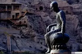 一代高僧鸠摩罗什：7岁出家，被逼破戒生两子，火化唯舌根烧不烂图片