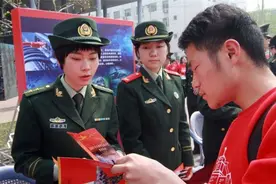 大学生参军入伍，当两年义务兵能拿多少补贴？真实数字让人羡慕图片