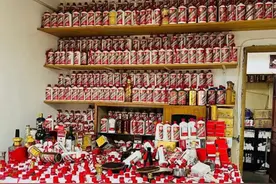 四川70岁大爷，晒“满屋茅台”惹争议，网友：您还缺“孙子”吗？图片