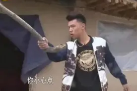 变形记王晨正：爷爷去世千里奔丧，替丫头照顾孩子，她就是我亲人图片