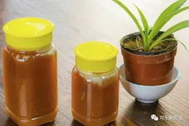 蜂蜜放了3年还能吃吗？别着急扔，教你3招快速判断蜂蜜是否变质图片