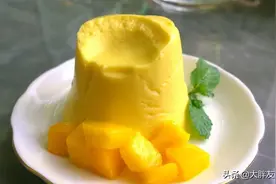 自制超浓郁芒果布丁，像冰淇淋一样丝滑绵密，做法简单不用买了图片