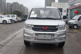 长5490mm油耗8.7L，C1驾照就能开，7万买一台五菱荣光新卡双后轮图片