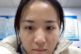 河南一女生晒上班和周末颜值对比，反差太大让网友直呼：换头图片