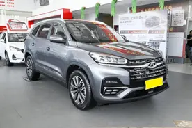 9.58万起售，轴距2710mm，3套动力可选，带你看奇瑞瑞虎8图片