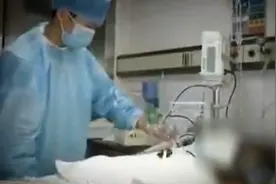 2014年，男子半夜惨遭妻子灌硫酸，邻居却说都是因果报应，为何？图片