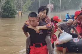 京津冀洪灾一线河南力量 | 驾车17小时 新乡小伙奔袭1600公里赴涿州救援图片