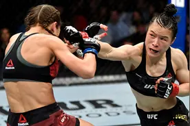 燃爆了！张伟丽KO乔安娜，赛后霸气喊话，对手当场宣布退役图片