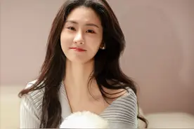 曾和华晨宇非婚生子，张碧晨如今和小10岁小鬼王琳凯传绯闻，工作室回应：谁再胡说八道，等你的就是律师函图片