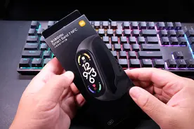 屏幕更大，模式更多，续航更长，新品小米手环7开箱体验图片