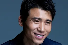 “星二代”李乃文，18年不温不火，与颜丙燕意难平，48岁婚姻成谜图片