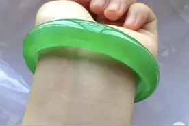拼多多上几百块的翡翠，究竟是不是真的？图片