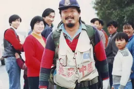 探险家余纯顺徒步罗布泊，准备了100箱矿泉水，最后缺水渴死图片