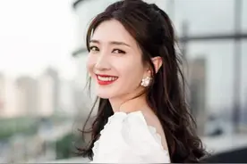 胡歌情史录，擦肩薛佳凝，错失江疏影，他为什么不结婚？图片