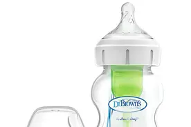 不同月龄的宝宝用什么杯子喝奶好？图片