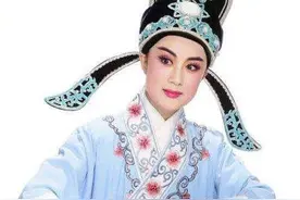 张宇峰舞台上帅气硬朗，生活中清秀美女，淡出越剧太可惜图片