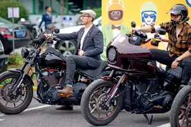 年轻人爱上骑摩托了，各地“禁限摩”会放松吗？图片