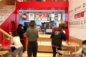 餐饮 SaaS服务商哗啦啦助力巴必屋开展线上外卖模式，直营门店节省人工成本近10万元图片