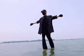 高雨田再现铁掌水上漂！评论区却沦陷，网友：承认别人优秀很难吗图片