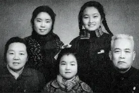 1957年，上海市检察长遭到陷害，被连降十级，主席：我亲自处理图片