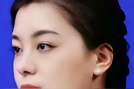 “最美翻译官”张京：38岁穿衣大方得体 ，尽显东方之美图片