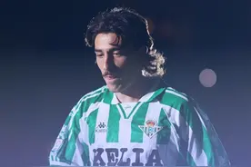 球衣+牛仔裤横行街头，Blokecore是个什么鬼潮流？图片