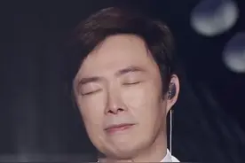 消失4年，68岁“无妻无子”的费玉清，已经走上了另一条人生大道图片