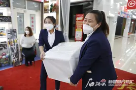 乌鲁木齐市华凌综合市场，忙起来图片