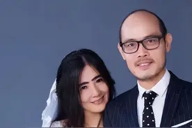 2013年《非诚勿扰》，34岁北京小伙牵手51岁带娃女嘉宾，近况如何图片