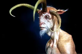 摄像机深山拍到“山羊人”，羊头人身两米多高，这是实验室产物？图片