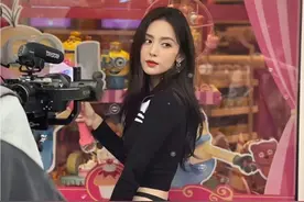 晒美照一个比一个清凉，女明星的穿衣自由，为什么屡次犯众怒图片