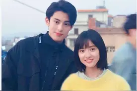 笑死，王鹤棣沈月早年照流出，网友：像那在外打工的亲戚回家过年图片