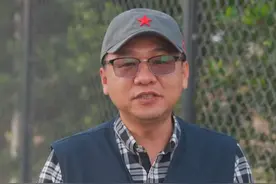 最会整活的官媒们：“网红警官”大漠叔叔，一条视频抓82个嫌疑人图片