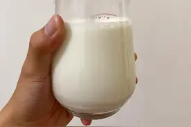 买牛奶，别买到牛奶“饮品”，认准配料只有“一种”，才是纯牛奶图片