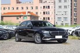 2023款奔驰E300L时尚型：它无疑是北京奔驰E系列买的人最多的车型图片