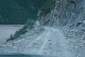 进藏路线的天花板丙察察，真的那么难走吗？驾驶小卧车三思而后行图片