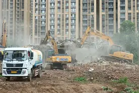 直击现场！牡丹区一“问题户”被依法强制拆除！图片