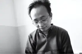 02年，湖北小伙倾家荡产为救白血病女友，女友痊愈后却另嫁他人图片