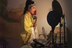 ​年轻观众为戏曲直播打赏，补上“欠传统艺术的一张票”图片