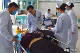 大学生未让座，惨遭大爷狂扇耳光，不料猝死，家属却要索赔50万图片