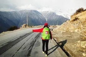 川藏线上，漂亮的穷游女名声为何越来越差？老司机说出了实话！图片