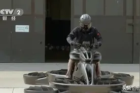 全球首辆！会飞的自行车图片