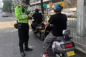有C1驾照不能随便骑电动车，骑错罚款扣分，3个理由告诉你为什么图片