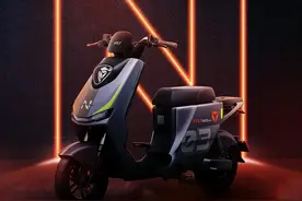 5290元起！雅迪新款高端电动车上市：与保时捷设计联合打造图片