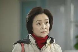 “小敏妈”刘莉莉：30岁嫁圈外人，巅峰时赴美产女，女儿是她骄傲图片