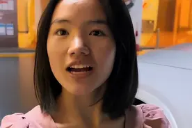 李勒优21岁生日，晋妈送130W奔驰、300平别墅，崔晋却被嘲抠门图片